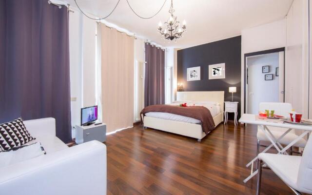 The Square Apartment