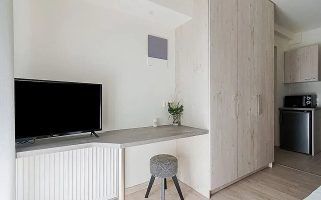 Modern Athens Studio by Cloudkeys