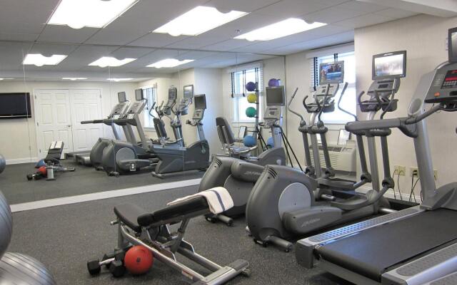 Newport Beach Hotel & Suites