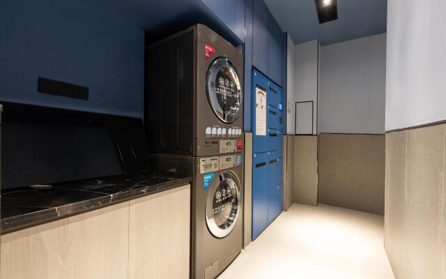 Hanting Hotel Wuhan Hongshan Plaza Subway Station