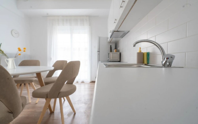 Athens Hideout Apt With Rooftop