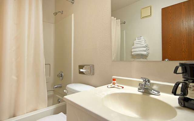 Super 8 By Wyndham Hammond/North