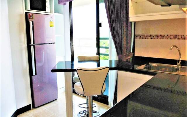 700 Meters to Jomtien Beach 8 Mins - Pattaya City