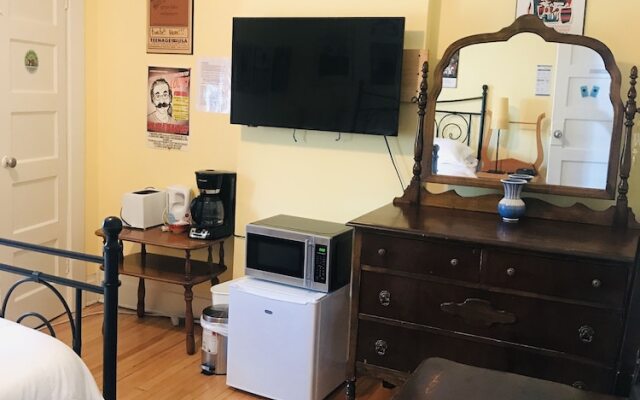 Auberge De Mon Petit Chum B&B