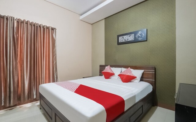 D'waru Homestay Syariah by OYO Rooms
