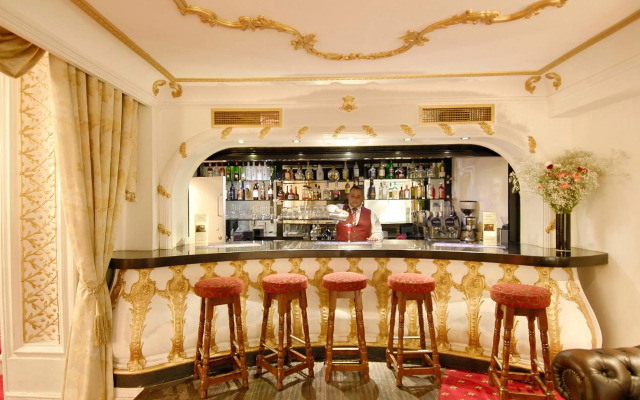 Grand Royale Hyde Park