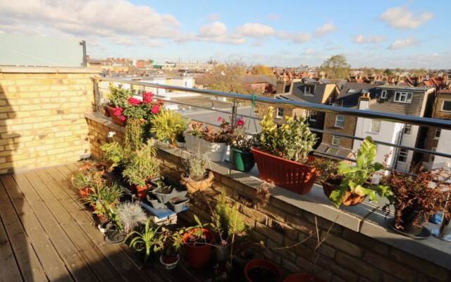 1 Bedroom Flat in Balham With Balcony