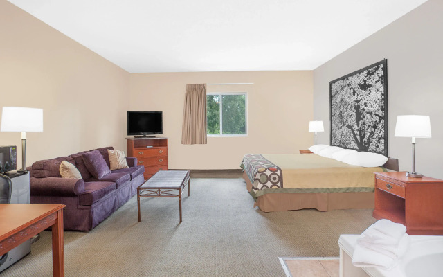 Super 8 by Wyndham Crossville TN