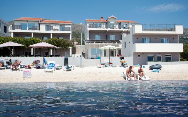 Seaside Luxury Suites