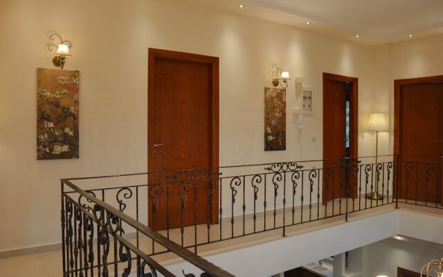 Private Pool Luxurious Villa with Parking & BBQ