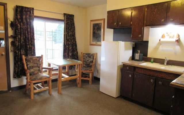 The Woodsman Country Lodge
