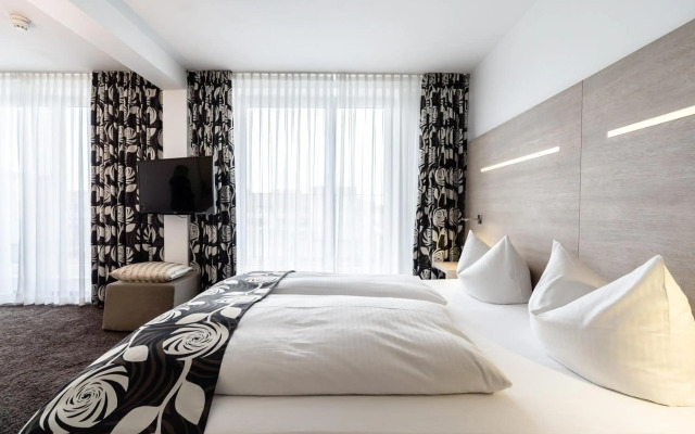 Hotel Demas City