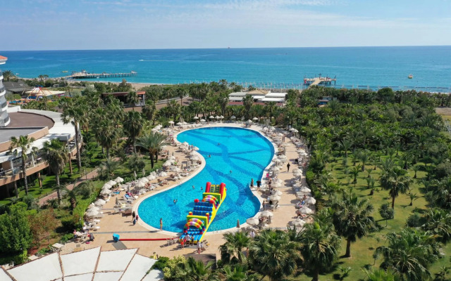Seaden Sea World Resort & Spa