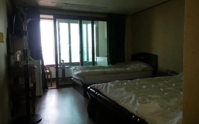 Eden Hostel