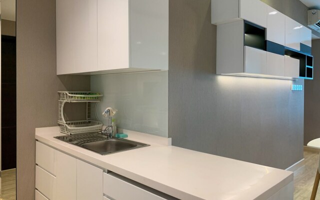 Spacious And Comfy 3Br Gandaria Heights Apartment