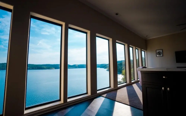2 Bedroom Lake View Villa - Unit 103
