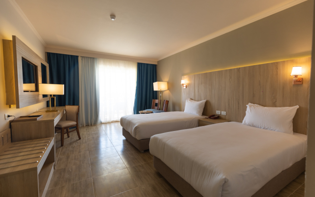 Seven Seas Jolie Bay