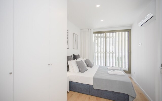 NAX Apartment D by Liiiving