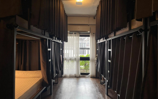 Hobnob Hostel - Adults Only