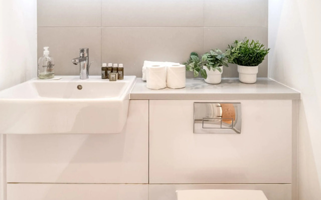 Modern Bermondsey Apartment