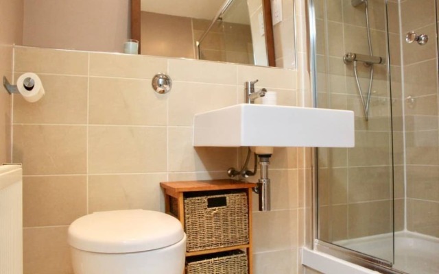 Spacious 2 Bedrooms Apartment in Strada Complex