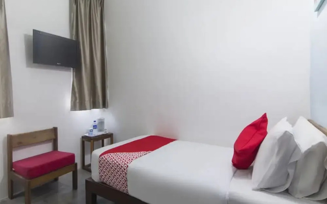 OYO 973 LHT Hotel