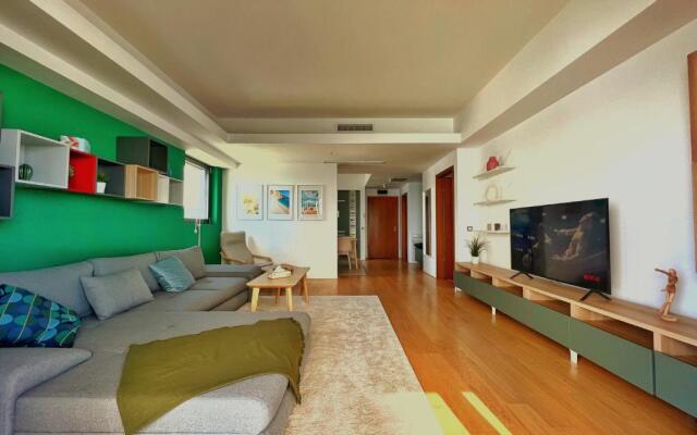 Luxury beachfront apt - quite area, 100 sqm