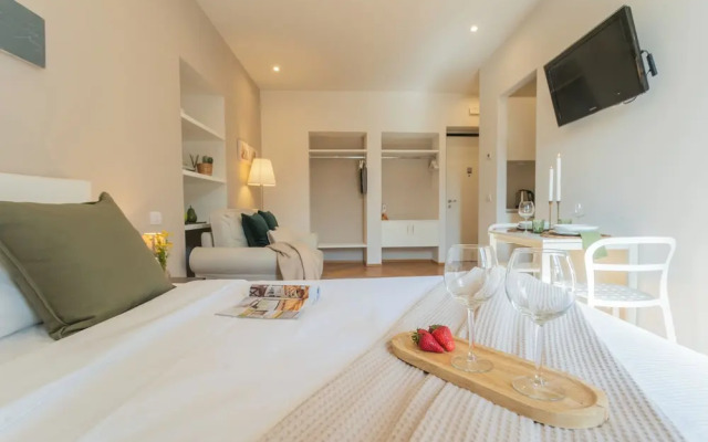 MT Studio by Rent All Como
