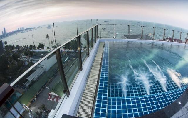Serenotel Pattaya Beach Front