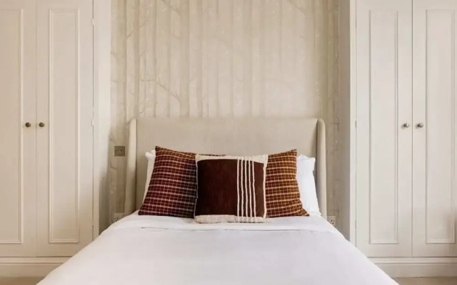 The Chelsea Nest - Stylish 2bdr With Balcony