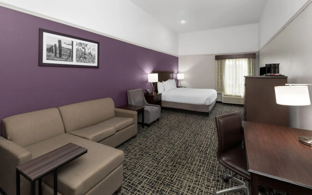 La Quinta Inn & Suites by Wyndham Brownwood