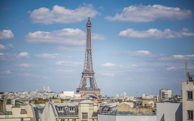 EUROPEA Eiffel Tower View Residence