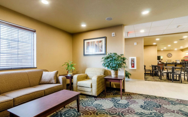 Cobblestone Inn & Suites - Oberlin