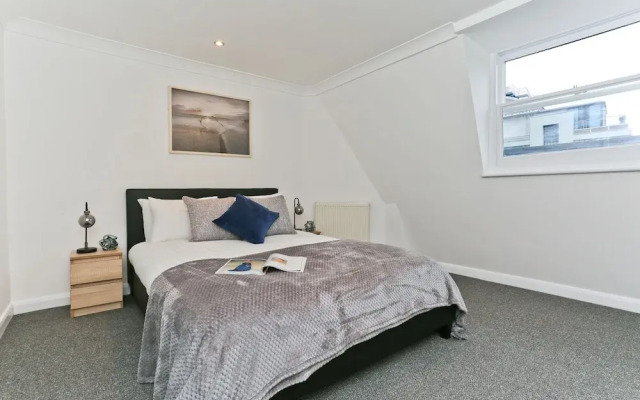 Platinum Apartments in Farringdon 9980
