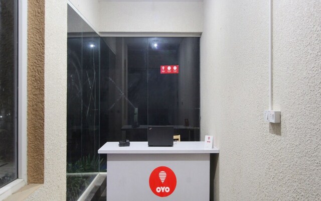 Capital O 13787 SPF Palace