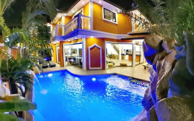 Tucheland Luxury Villa Pattaya 7BR