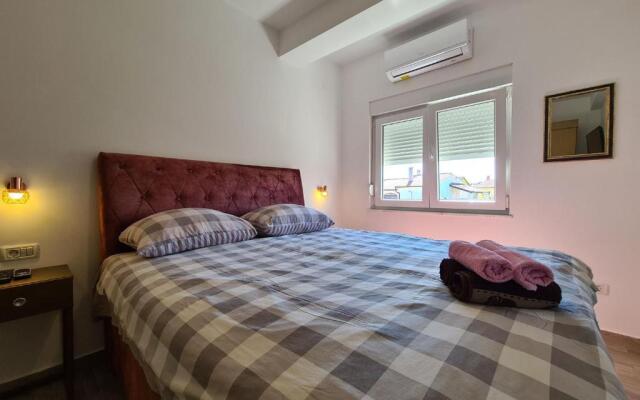 House Plavi 2130