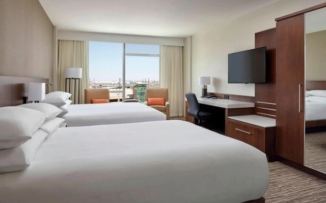 Calgary Airport Marriott In-Terminal Hotel