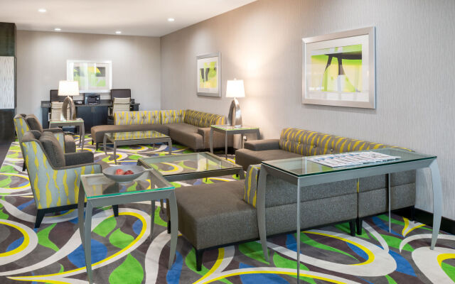 Holiday Inn Express & Suites Norman by IHG
