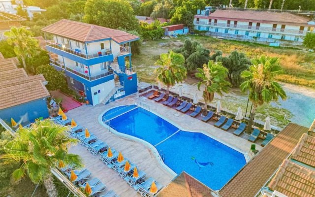Sayanora Hotel & Park