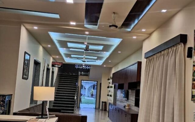 Hotel Kumkum Palace