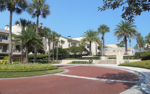 Spinnakers Reach by Vtrips