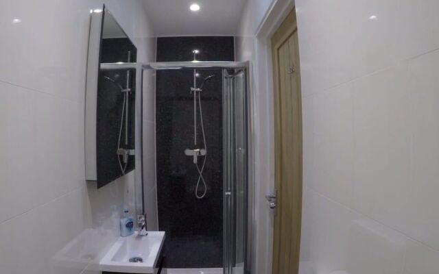 Deepcut Lodge Bed and Breakfast Self Service