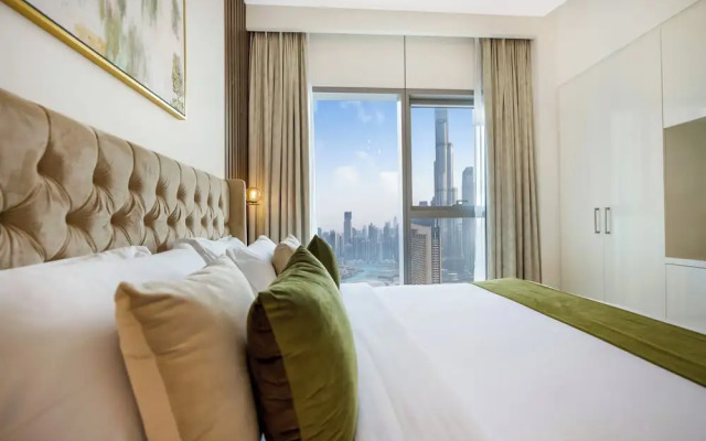 Durrani Homes - Majestic 4BR at Downtown
