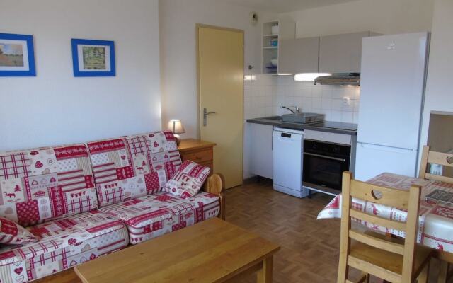 Lou Services Apartment CB38 LSI 001