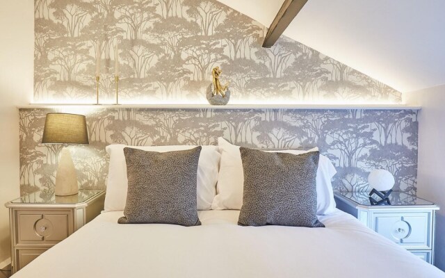 Host Stay 19 West End