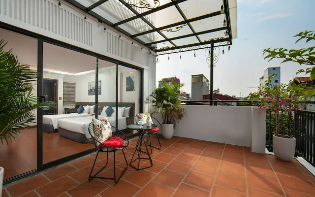 Hanoi Vacanza Premier Hotel