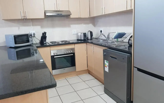 Point Village Accommodation - Santos 18