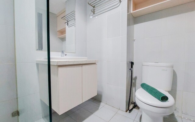 Simply Look And Homey 1Br At Casa De Parco Apartment