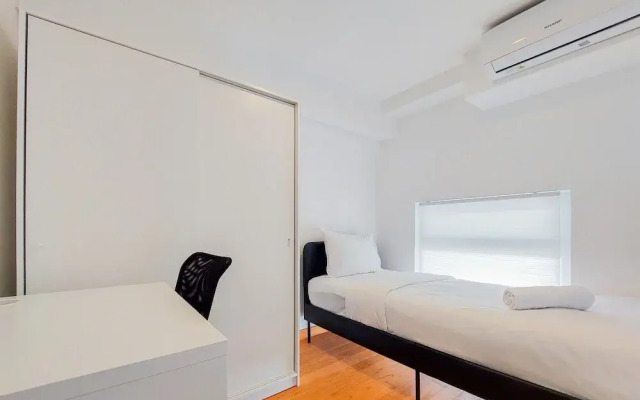 Spacious And Elegant 3Br Loft At Kingland Avenue Apartment
